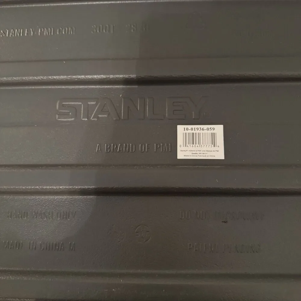 Stanley Cold-For-Days 30qt | 28.3L Hard-Sided Cooler - Picture 9 of 10